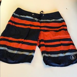 Volcom board short waist 31